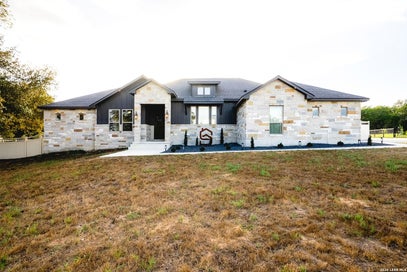 109 Owen Ridge Dr La Vernia TX 78121