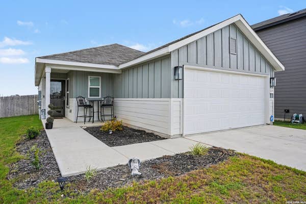 105 Twin Swan Dr, Marion, TX, 78124