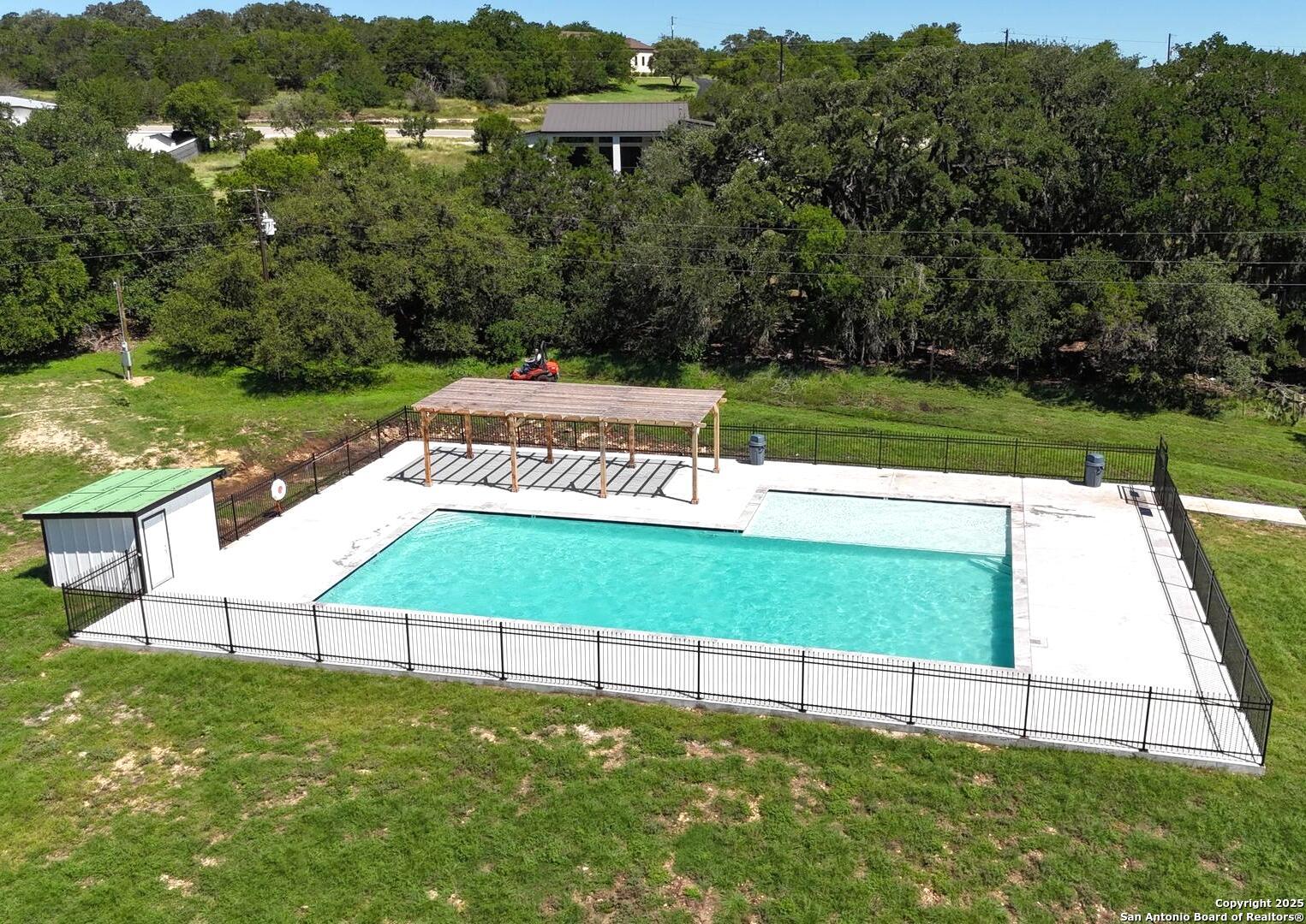 815 Winding River