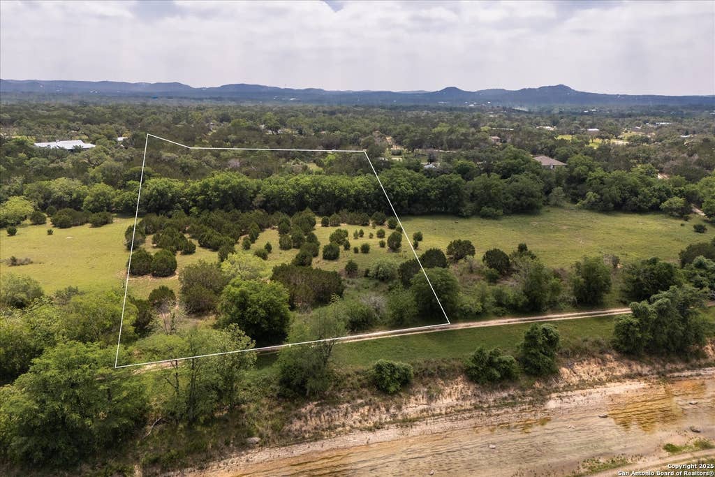 Photo of 000 Oakridge Trail, Pipe Creek, TX 78063 (MLS # 1871740)