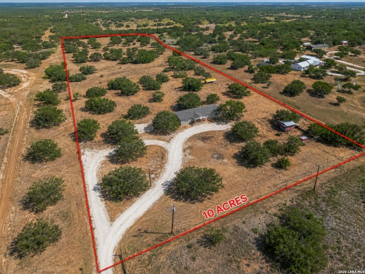 8960 W FM 140, CHARLOTTE, TX 78011 - Image d41c1d432785446a5c4e4f671bf0368a/3376161388