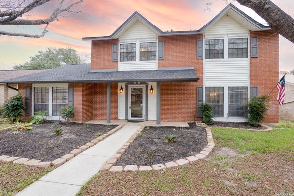 13718 PEBBLE POINT DR, SAN ANTONIO, TX 78231 - Image d424c31b37a598d75eb5fc88e6ec7bb3/3486684795