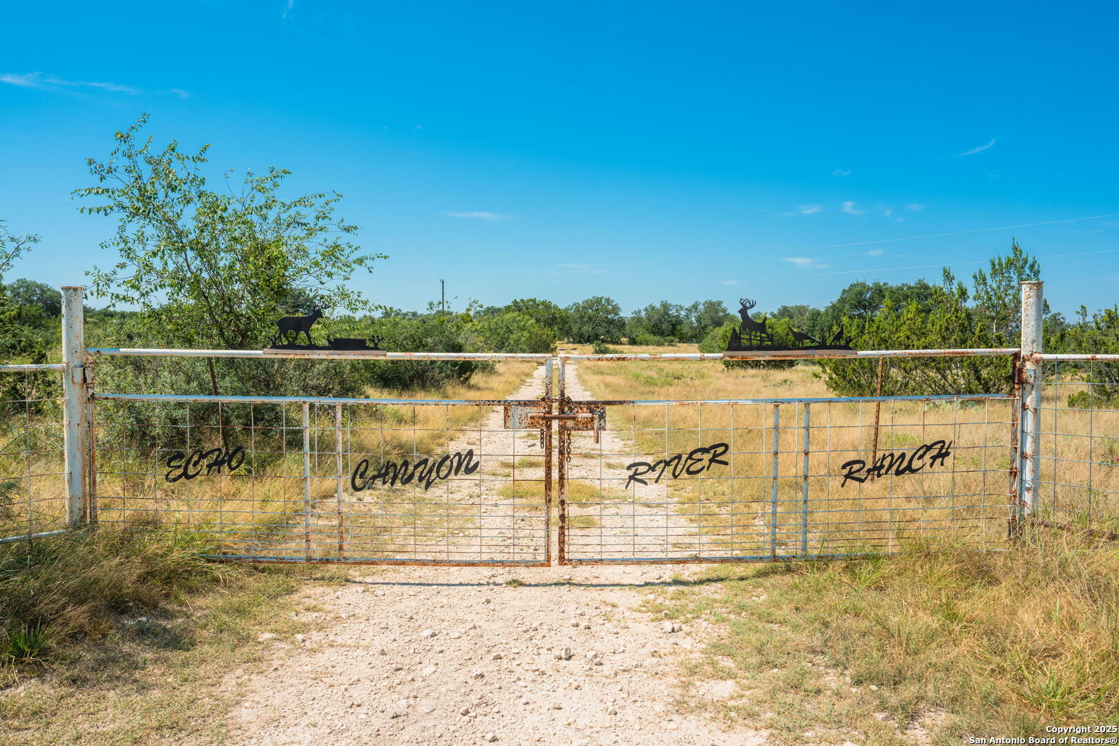 1075 Private Road 3523