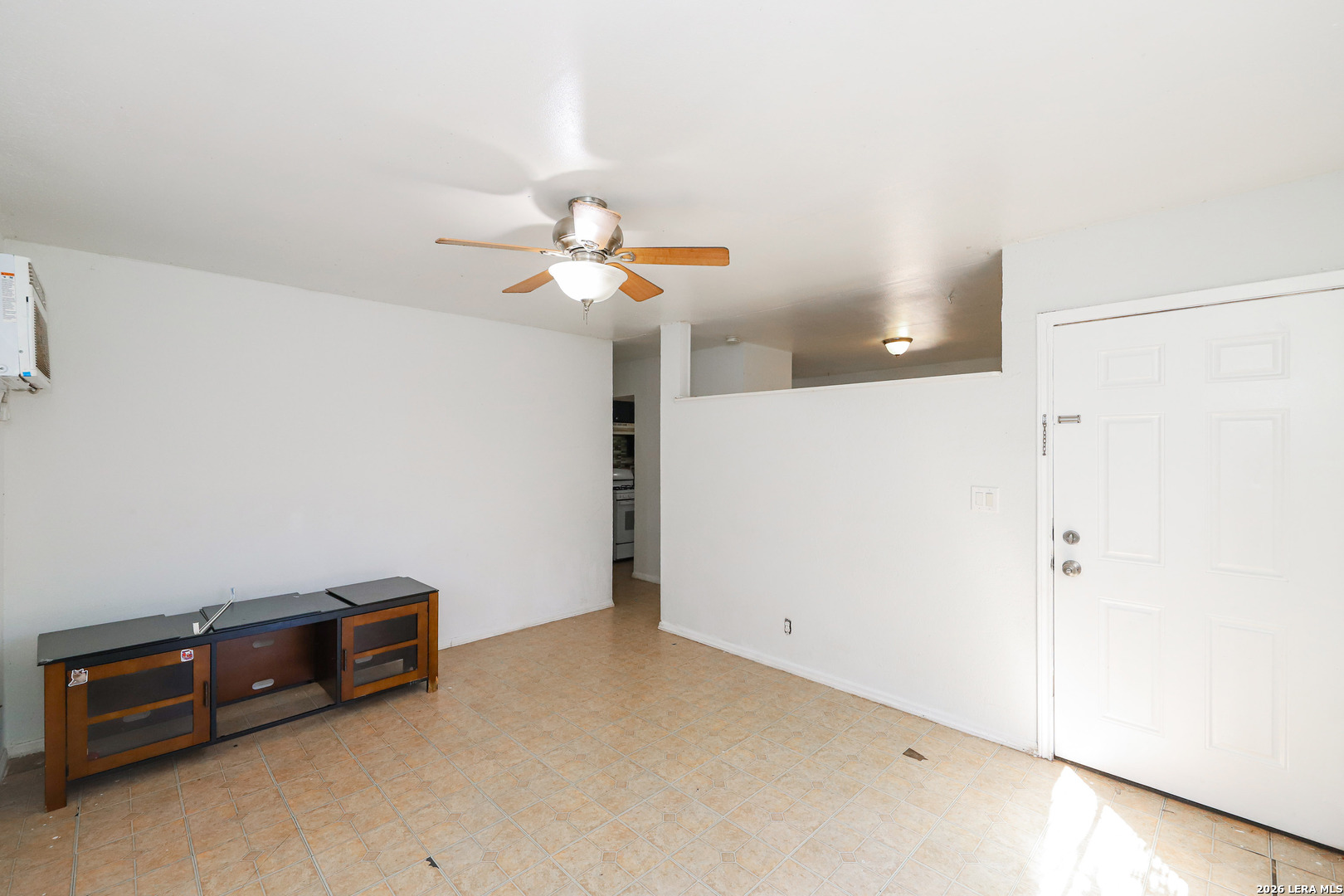 Search 8207 GLEN FOX