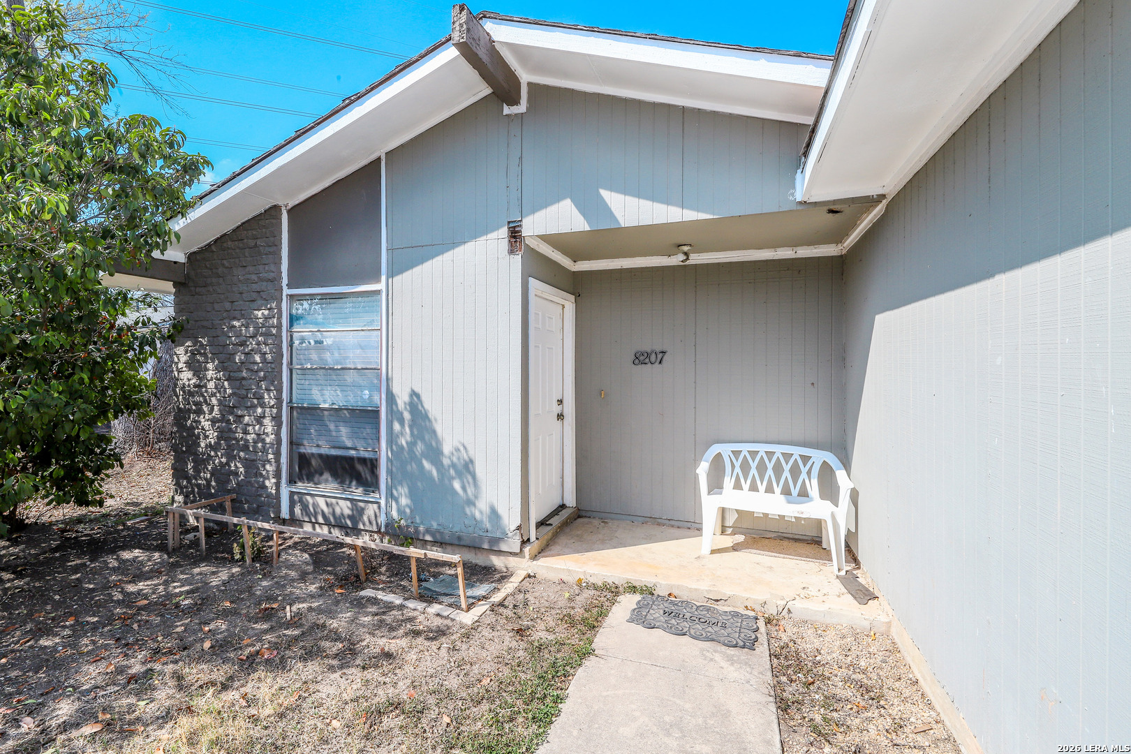 Search 8207 GLEN FOX