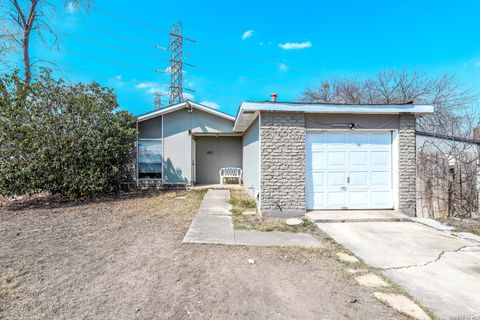 8207 GLEN FOX San Antonio TX 78239