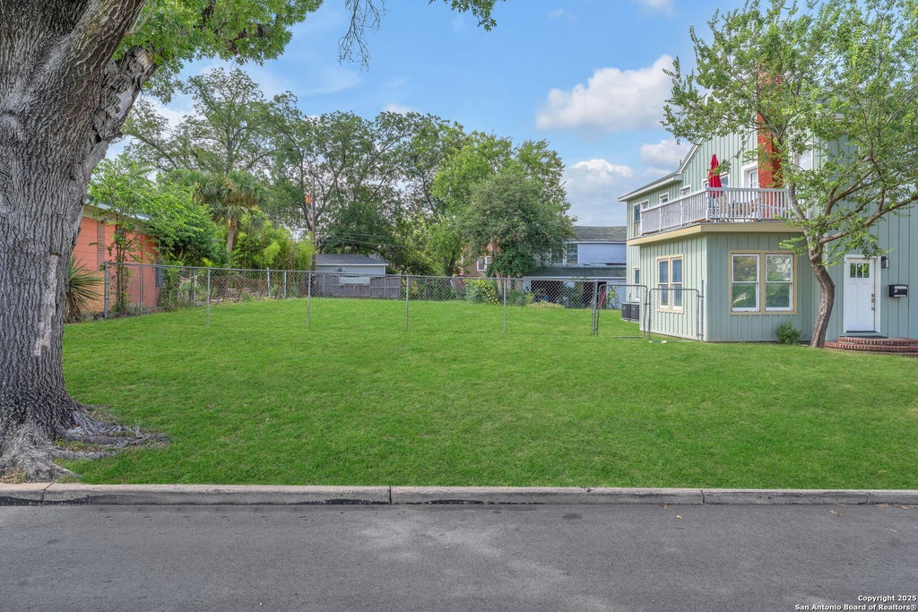 Photo of 122 W Norwood Ct, San Antonio, TX 78212 (MLS # 1890718)
