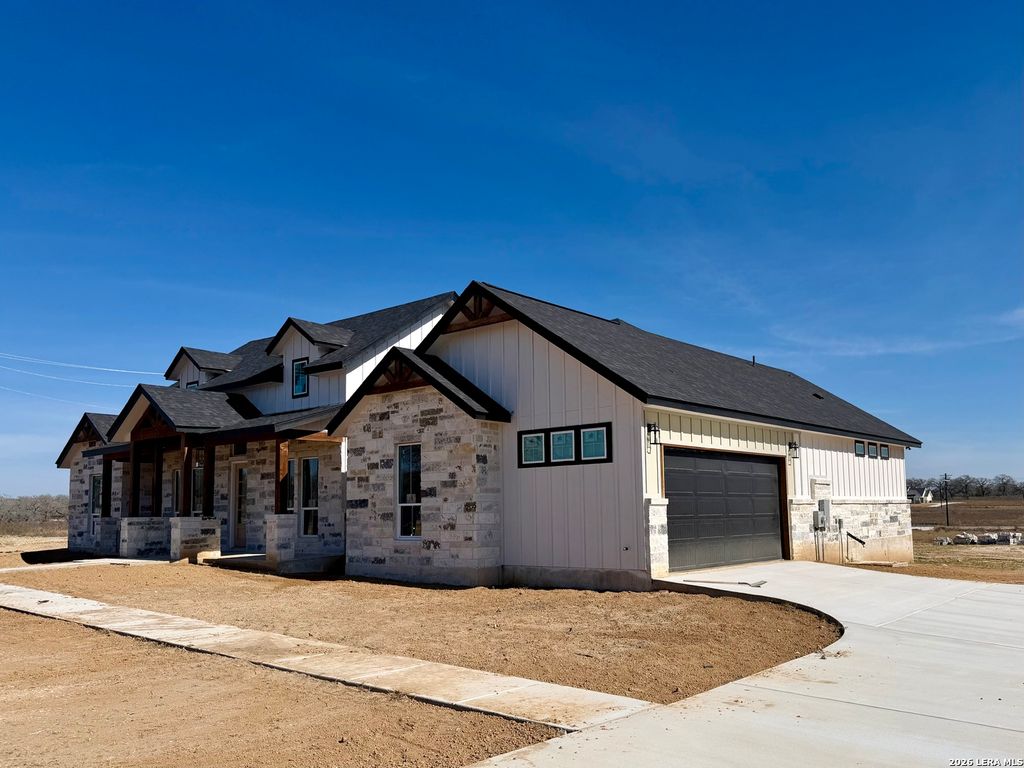 Photo of 712 County Road 320, Floresville, TX 78114 (MLS # 1944859)