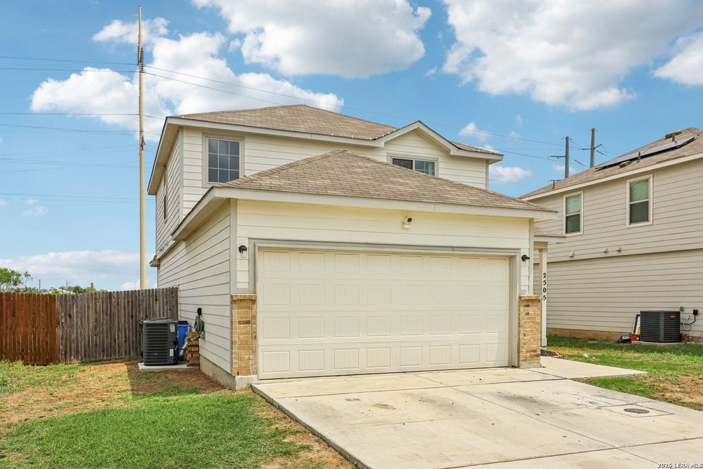 Photo of 2505 DINO DR, Seguin, TX 78155 (MLS # 1959405)