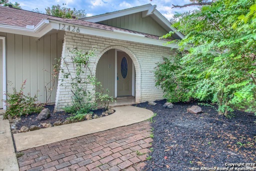 Photo of 12426 MAGNIFICO ST, San Antonio, TX 78233 (MLS # 1925742)