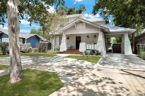 Property photo of 617 E Park Ave, San Antonio, TX 78212