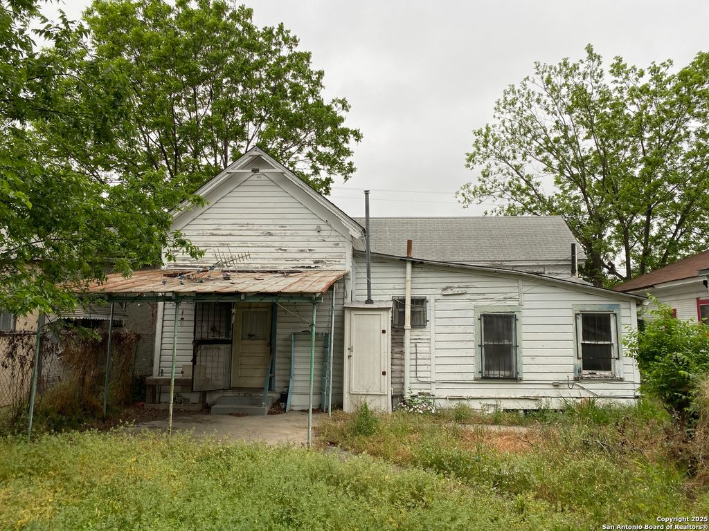 Photo of 806 Burleson, San Antonio, TX 78202 (MLS # 1933334)