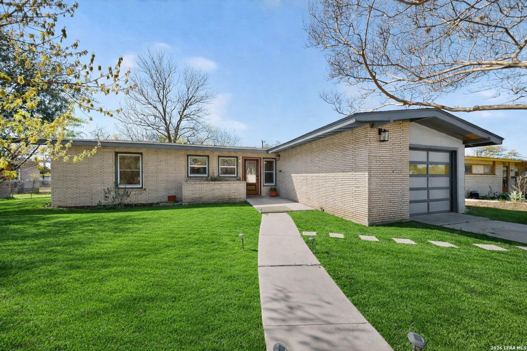 Photo of 414 Sharon, San Antonio, TX 78216 (MLS # 1950240)