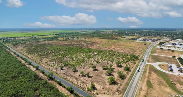 1490 E FM 476, POTEET, TX 78065 - Image d4c0bb2853b4e641e9d7beea5c1a7be3/4113929864