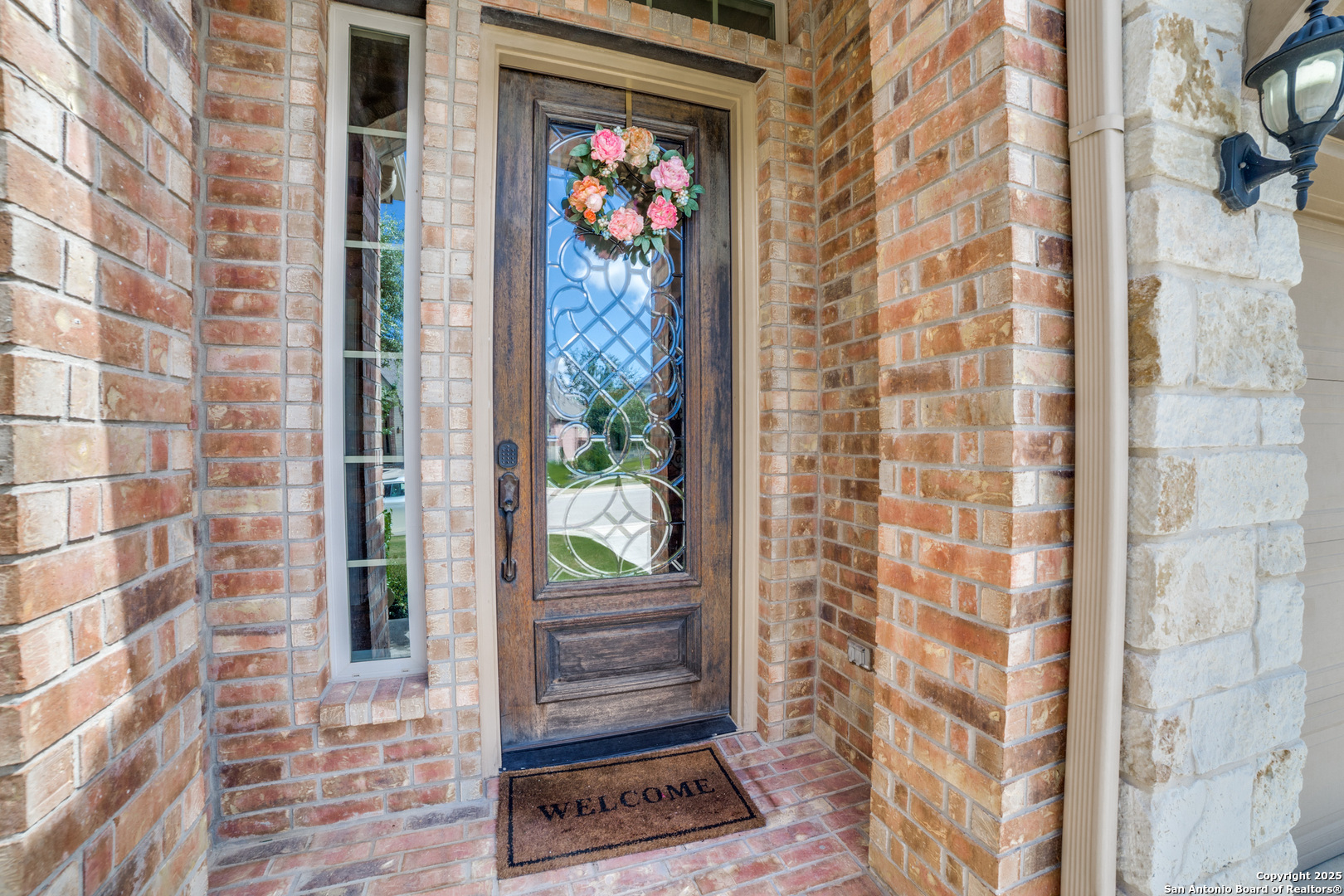 8823 Whisper Gate