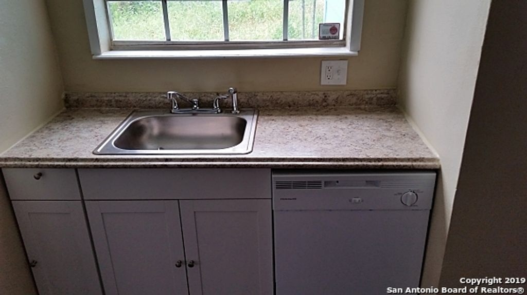 Photo of 516 BEXAR DR, San Antonio, TX 78228 (MLS # 2002735)