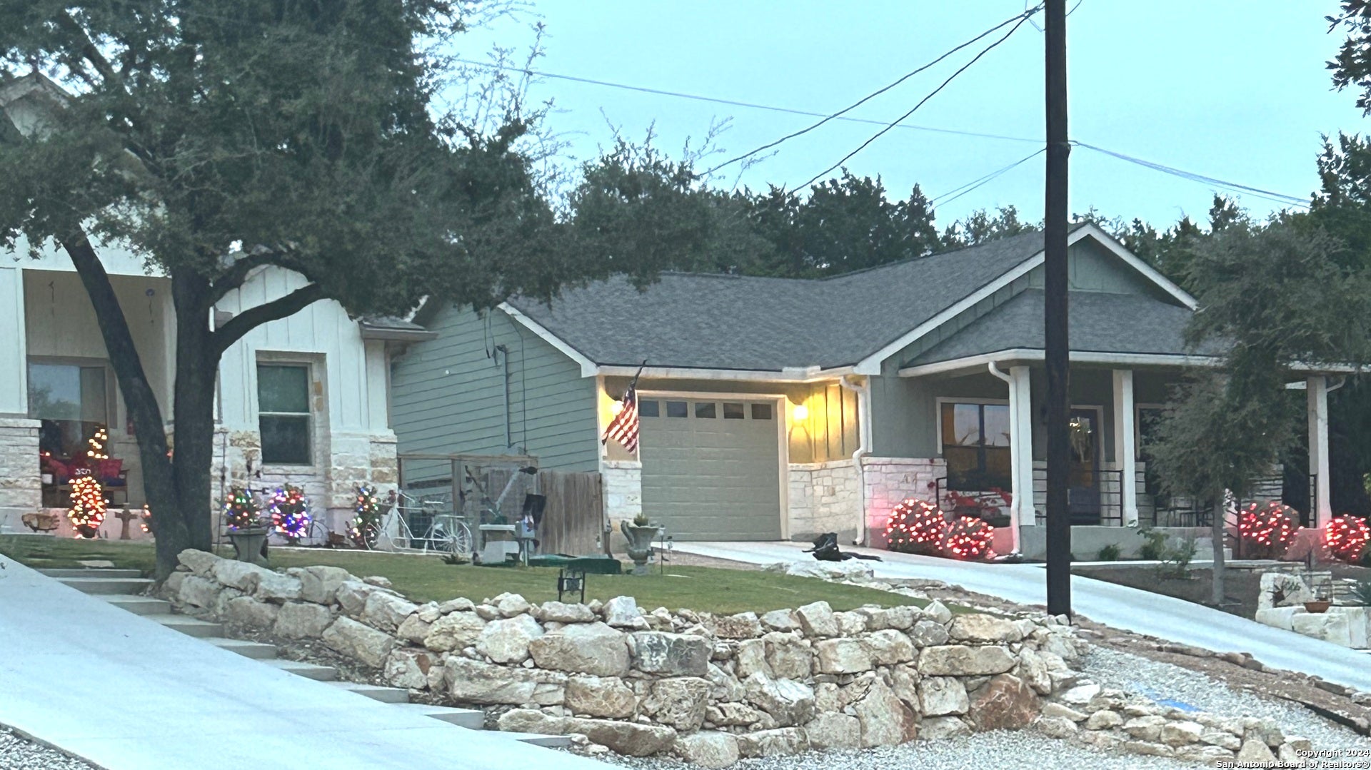 1107 Whispering Hills