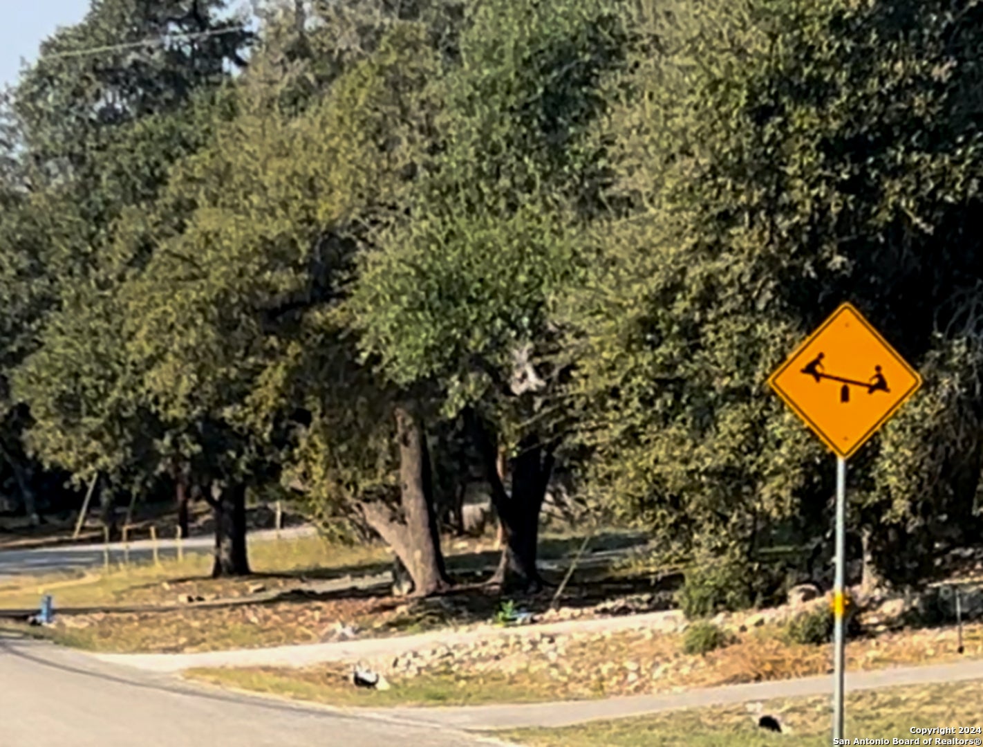 1107 Whispering Hills