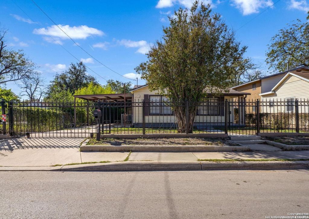 Photo of 254 Bank, San Antonio, TX 78204 (MLS # 1945139)