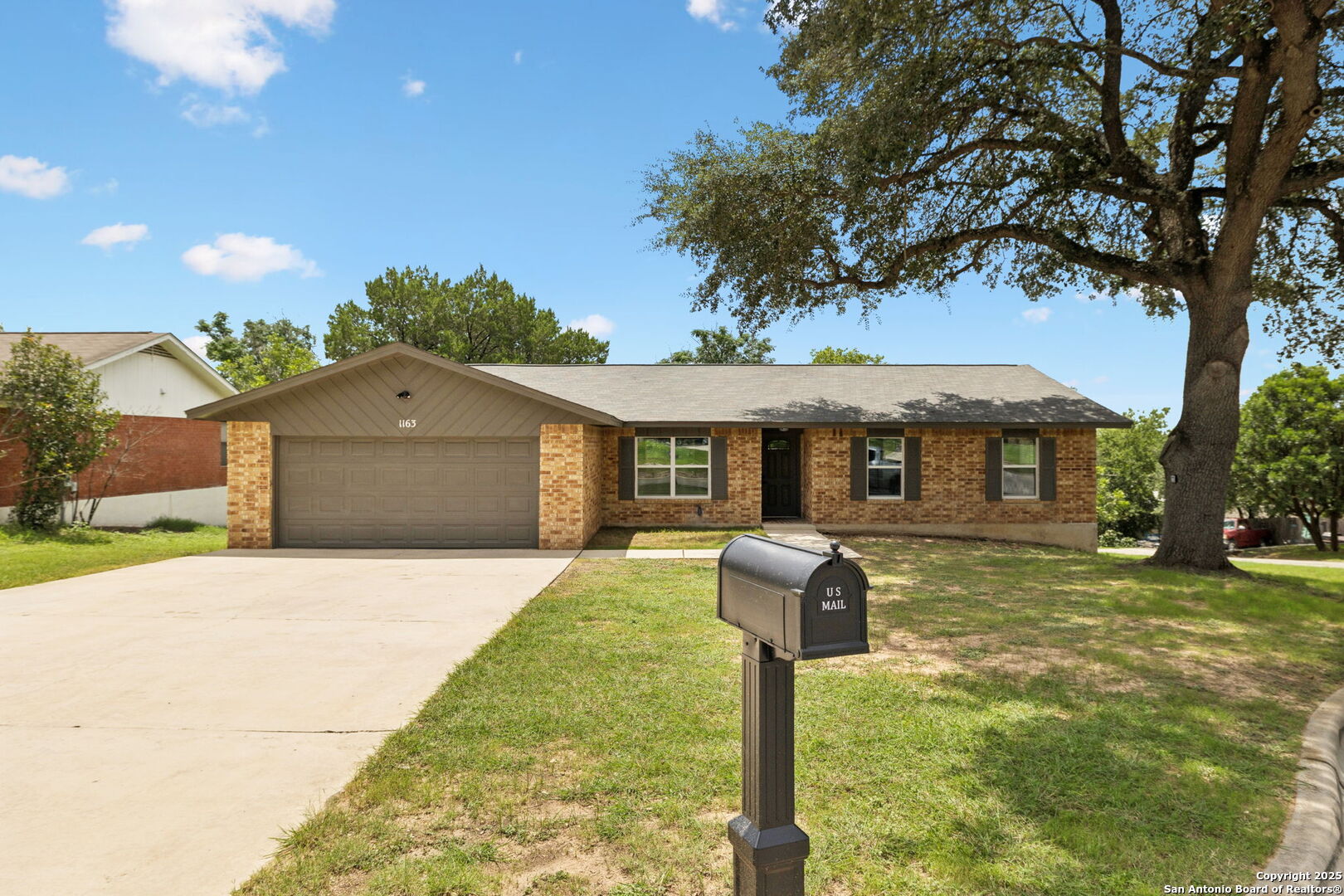 1163 Fox Run