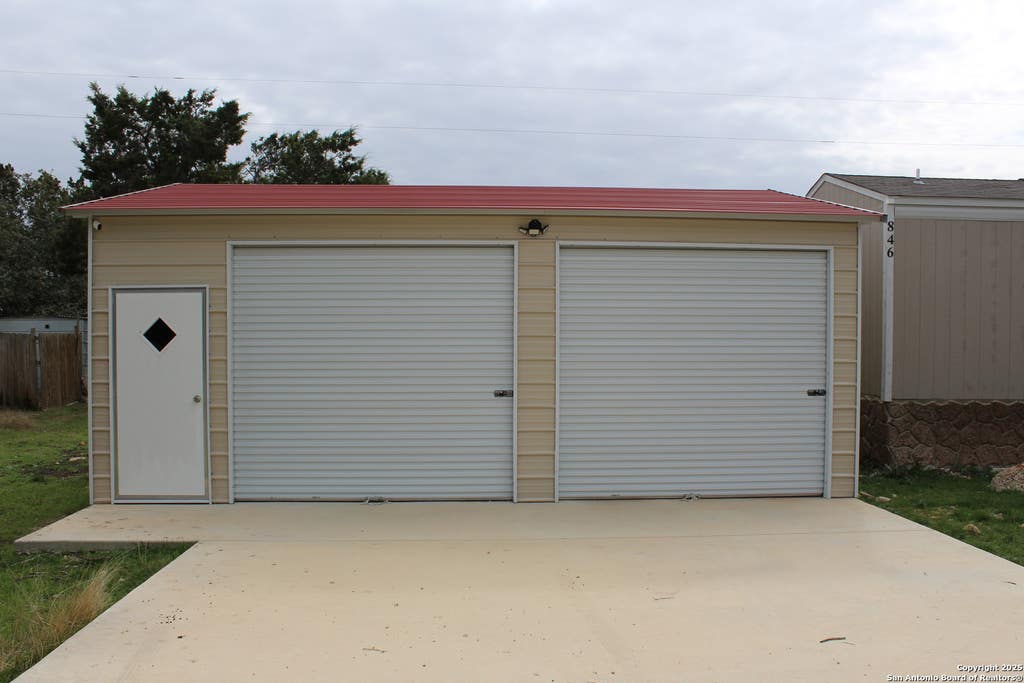 Photo of 846 Inglewood Dr, Canyon Lake, TX 78133 (MLS # 1942027)