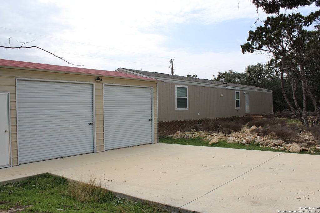 Photo of 846 Inglewood Dr, Canyon Lake, TX 78133 (MLS # 1942027)