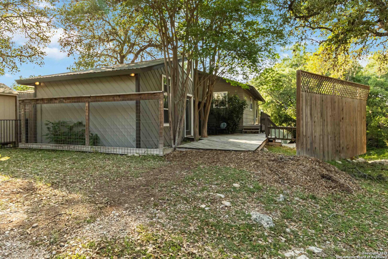 1359 GLENN DR