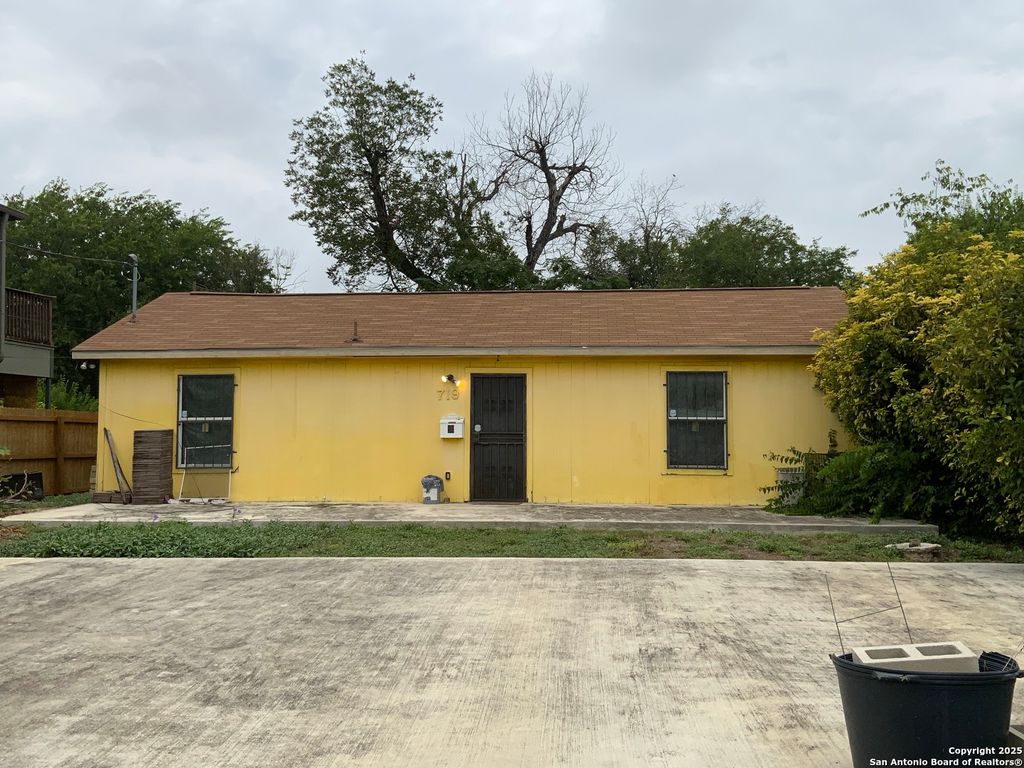 Photo of 719 S Olive, San Antonio, TX 78203 (MLS # 1906753)