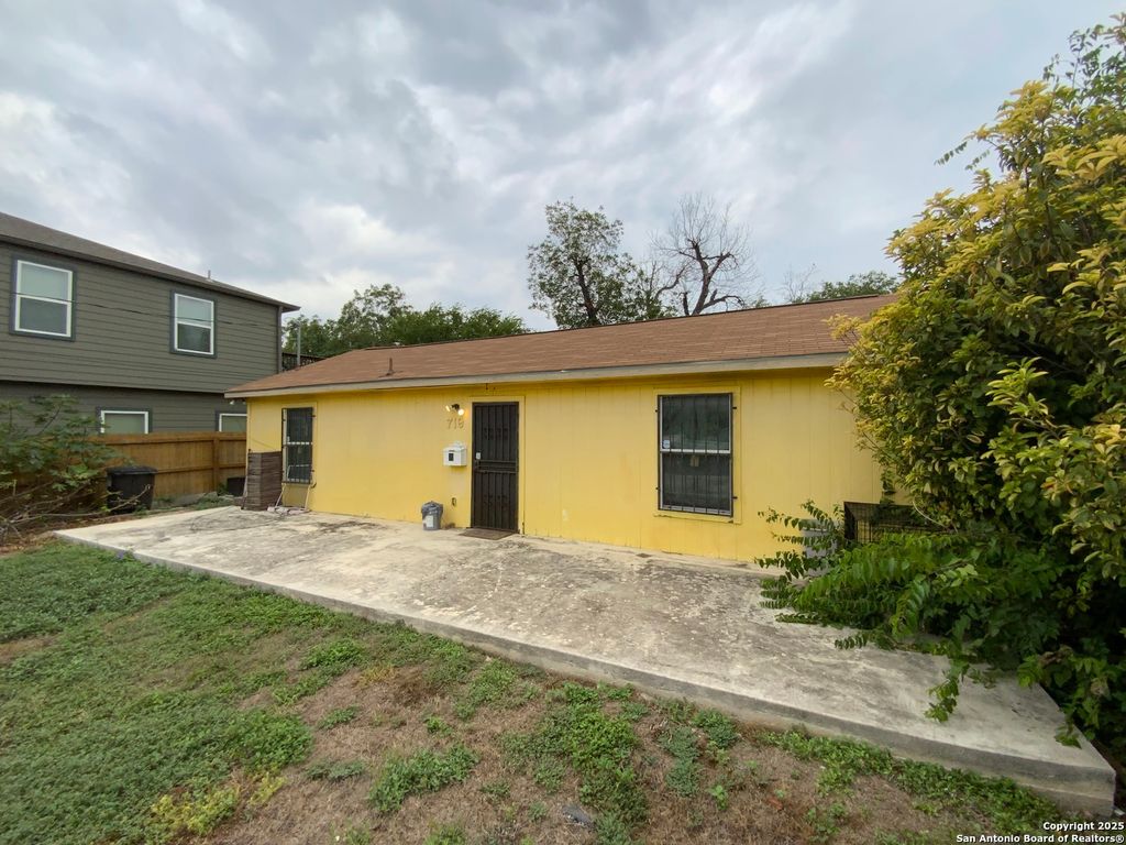 Photo of 719 S Olive, San Antonio, TX 78203 (MLS # 1906753)