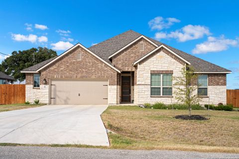 A home in Floresville