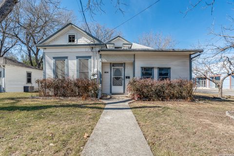 910 Cross New Braunfels TX 78130