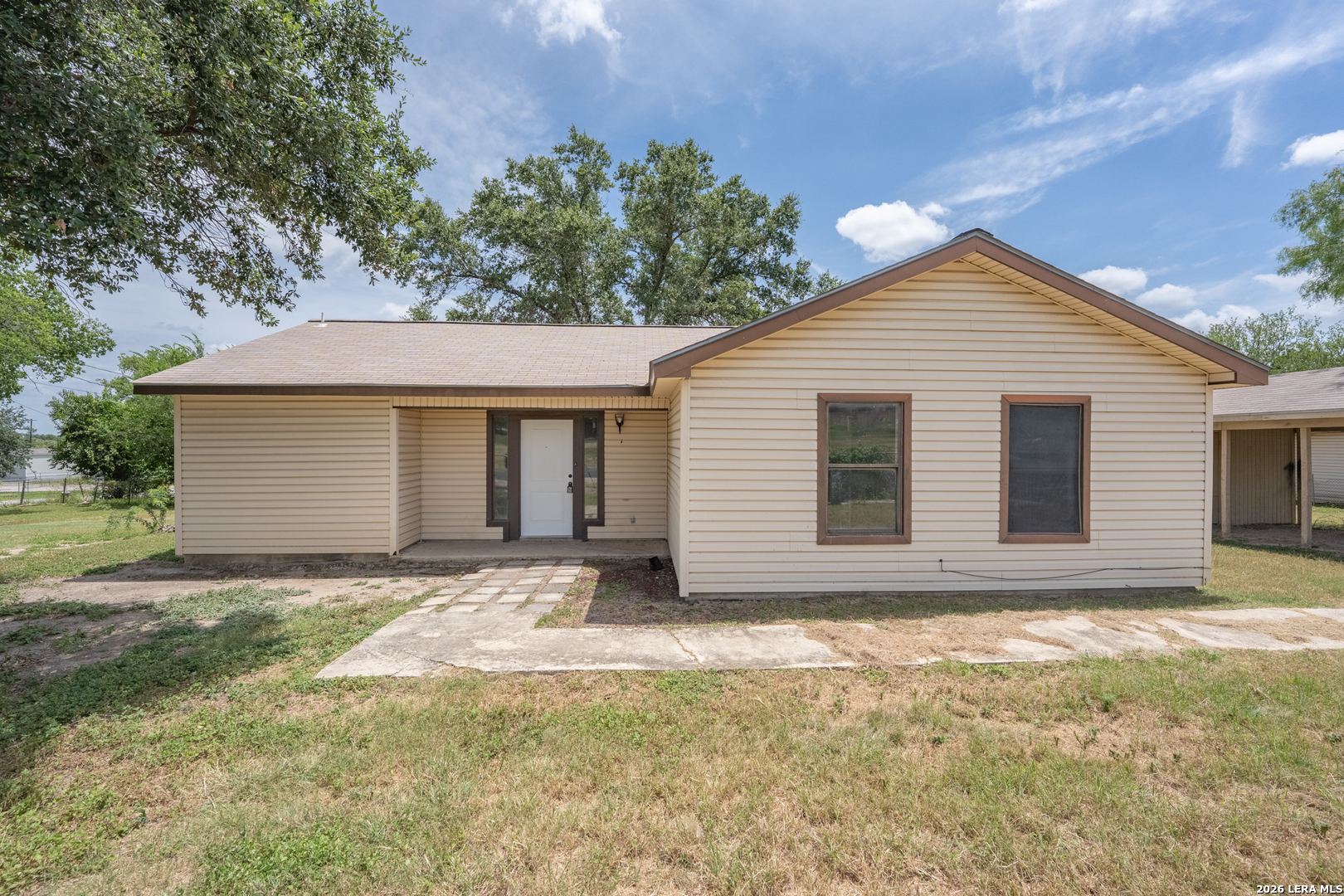 Photo 1 of 17 — 1515 GENEVA ST, Castroville, TX 78009
