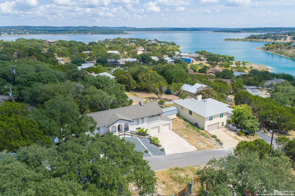 Photo of 115 Tommy, Canyon Lake, TX 78133 (MLS # 1877163)