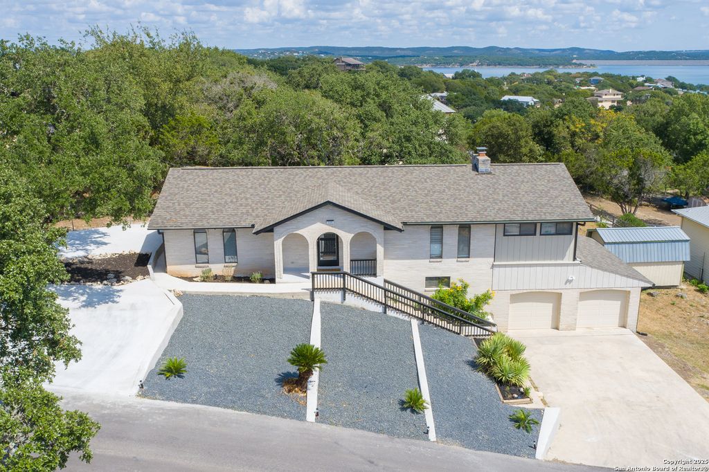 Photo of 115 Tommy, Canyon Lake, TX 78133 (MLS # 1877163)