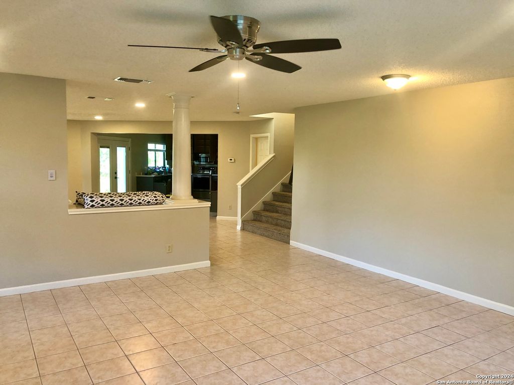 Photo of 1 CHAPARRAL HILL DR, Boerne, TX 78006 (MLS # 1952909)