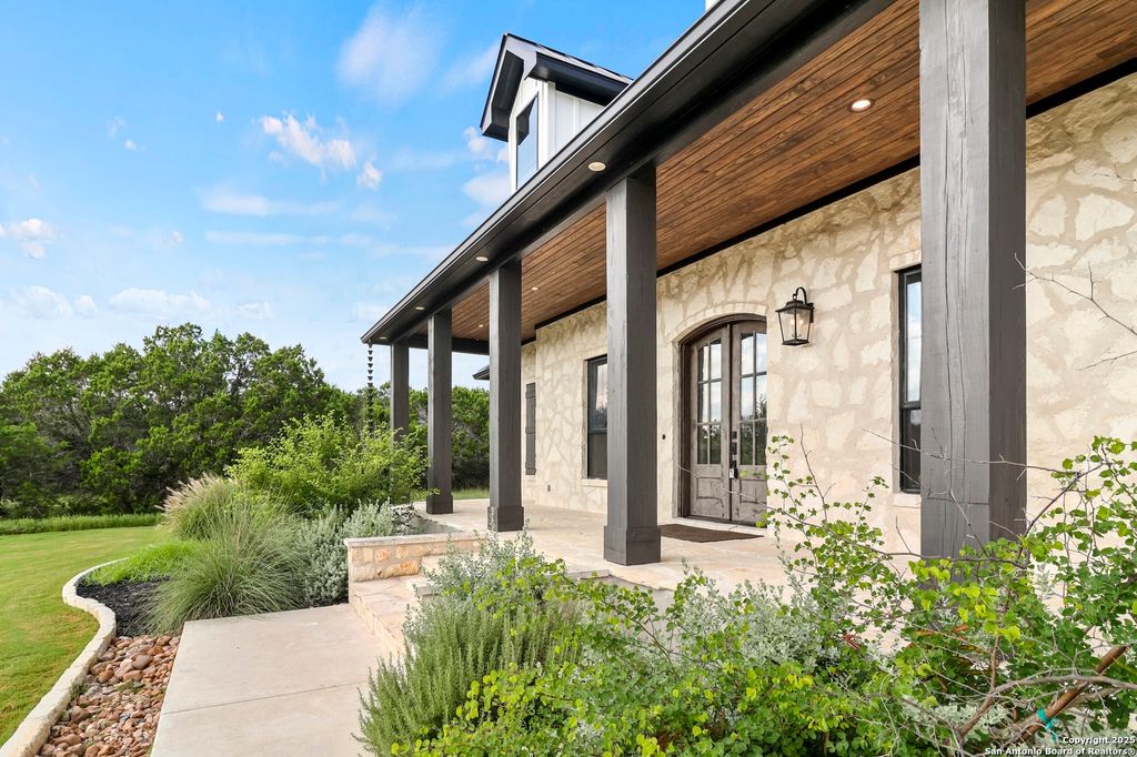 Photo of 1687 Noble Trl, Canyon Lake, TX 78133 (MLS # 1883765)