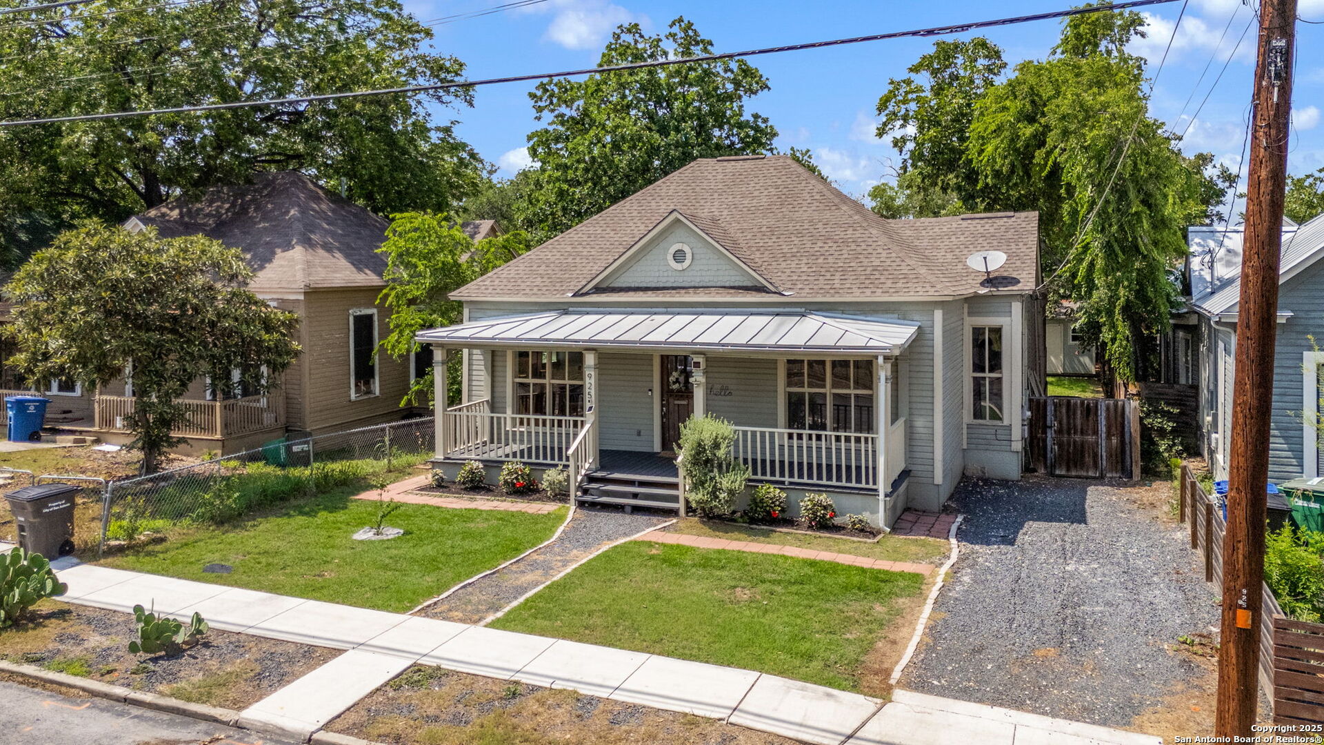925 Burnet