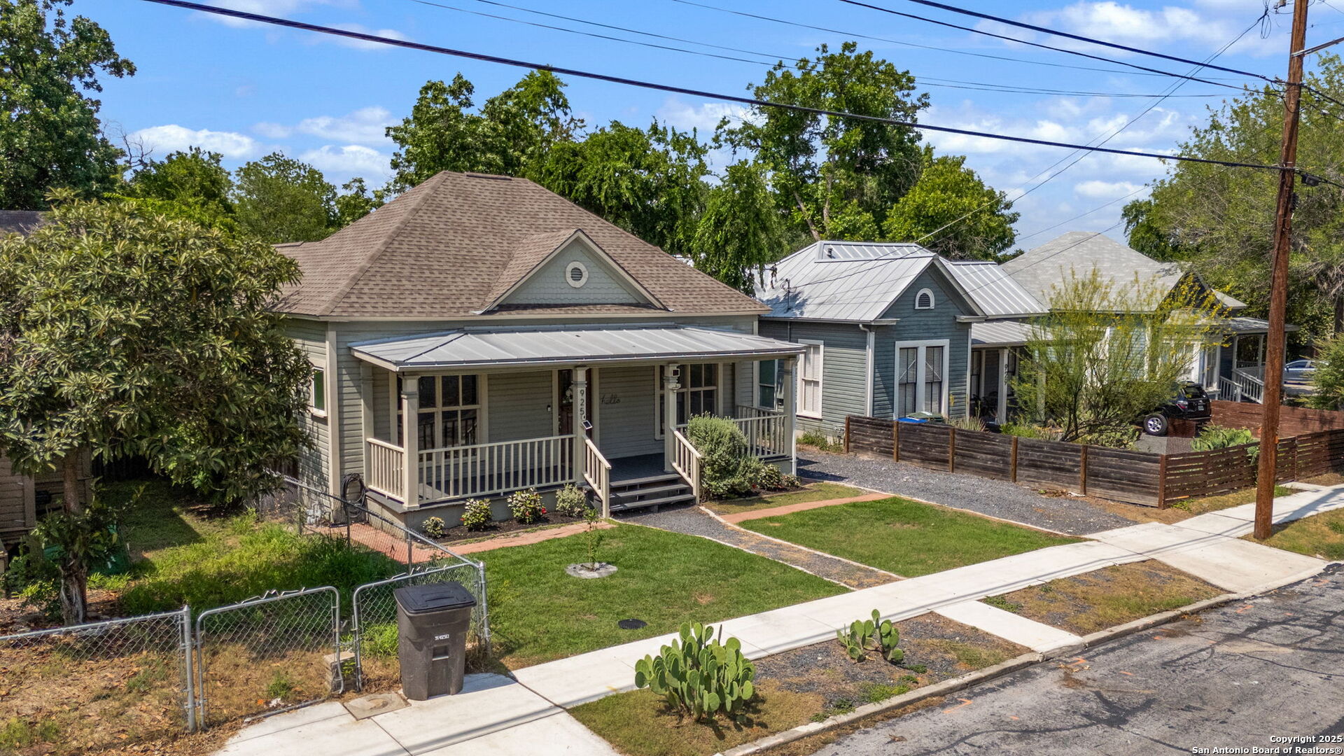 925 Burnet