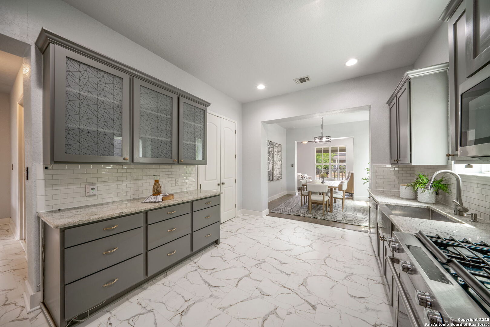 925 Burnet