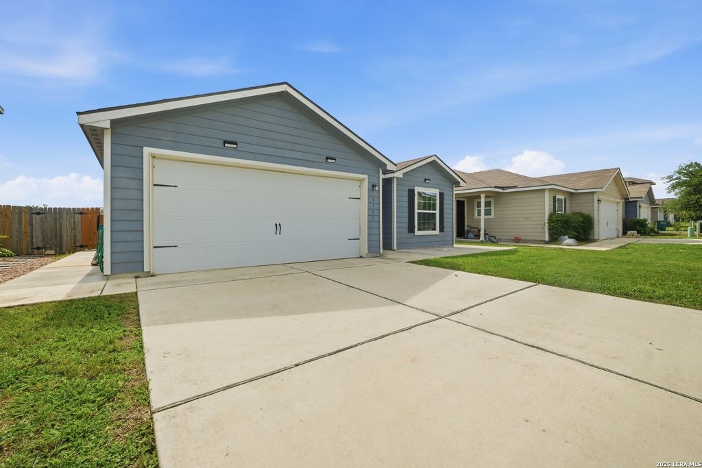 Photo of 3323 Begonia Bnd, San Antonio, TX 78222 (MLS # 1991073)