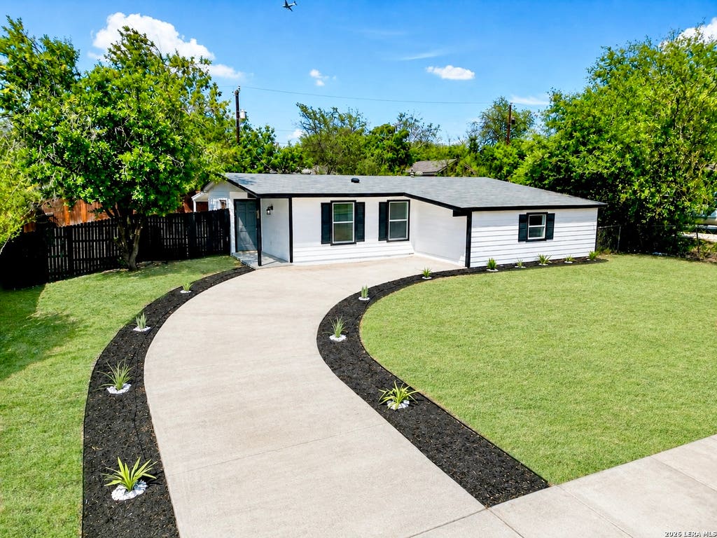 Photo of 155 ROCK VALLEY DR, San Antonio, TX 78227 (MLS # 2010135)