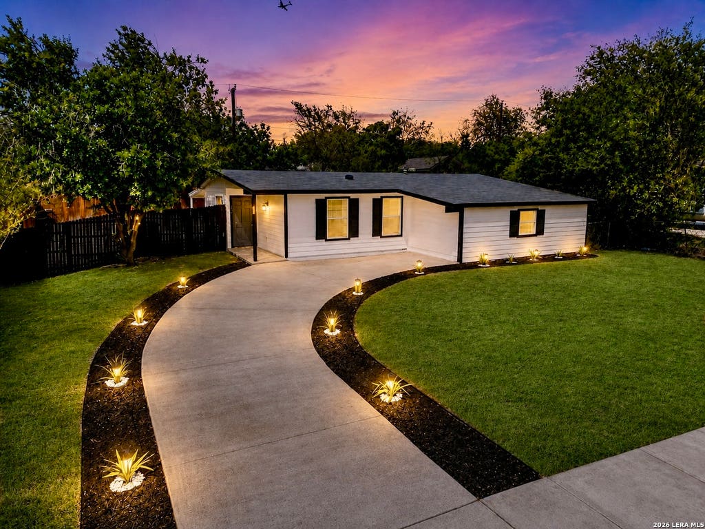 Photo of 155 ROCK VALLEY DR, San Antonio, TX 78227 (MLS # 2010135)