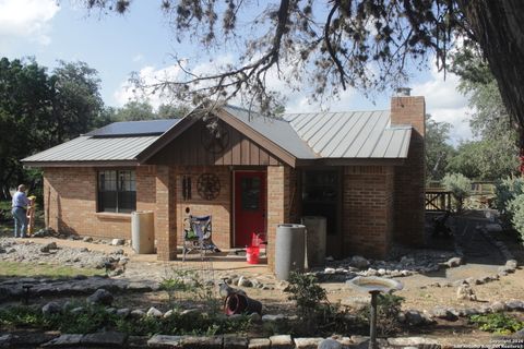 22 George Hoover Place Leakey TX 78873