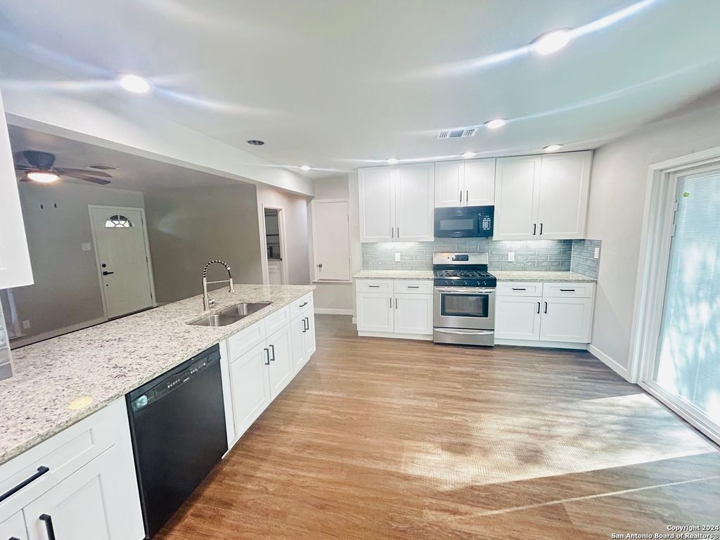 Photo of 2914 GREENACRES, San Antonio, TX 78230 (MLS # 1944463)