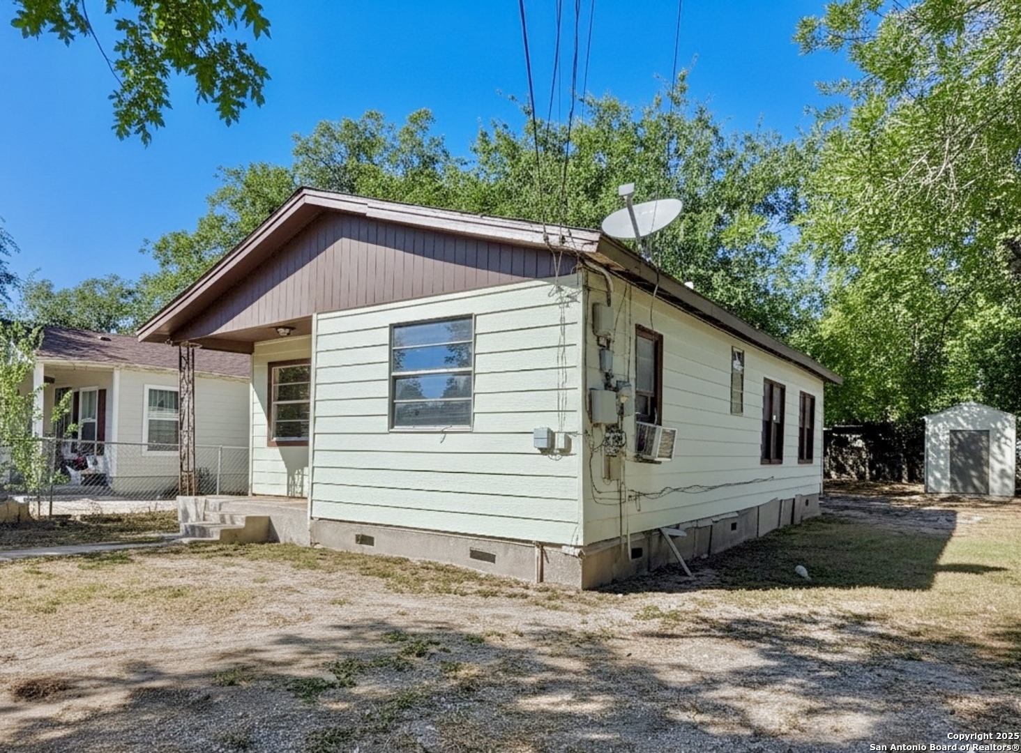 247 E Baylor