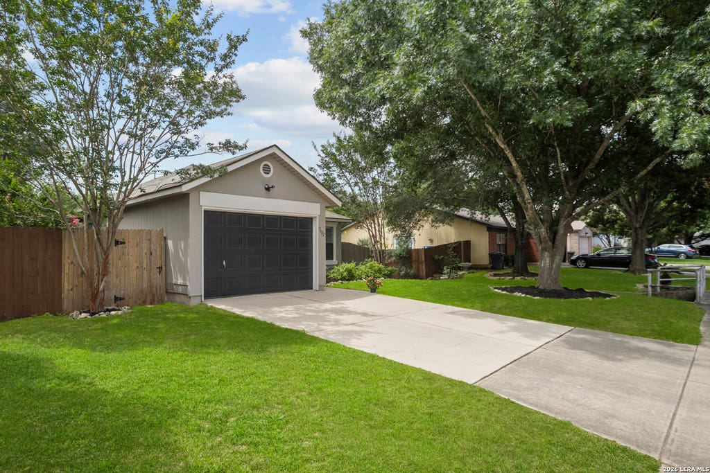 Photo of 7602 Echo Glade, San Antonio, TX 78249 (MLS # 1991132)