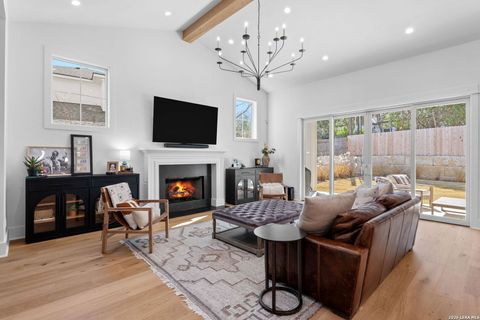 808 Canterbury Hill San Antonio TX 78209