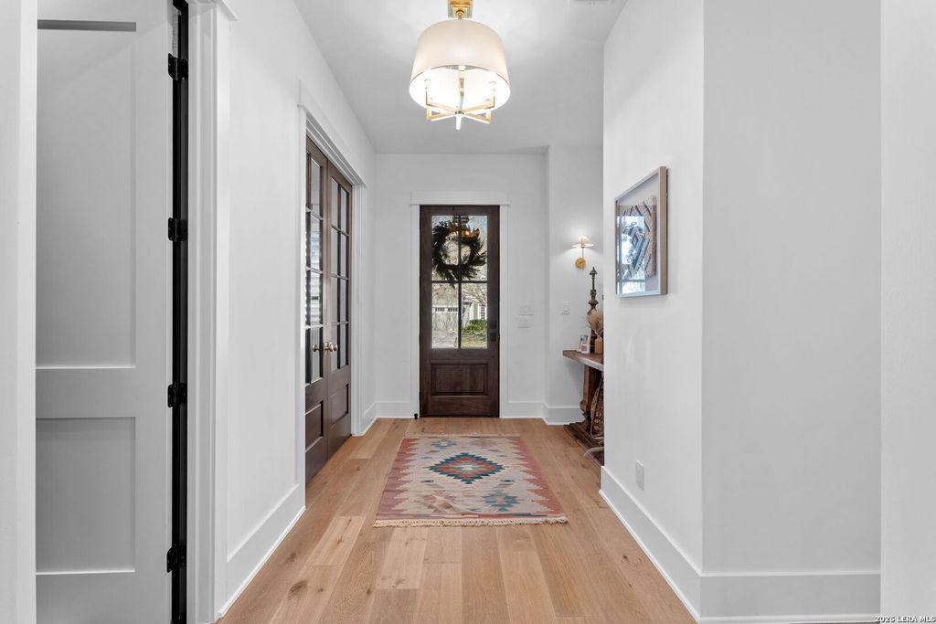 Photo of 808 CANTERBURY HILL ST, Terrell Hills, TX 78209 (MLS # 1943448)