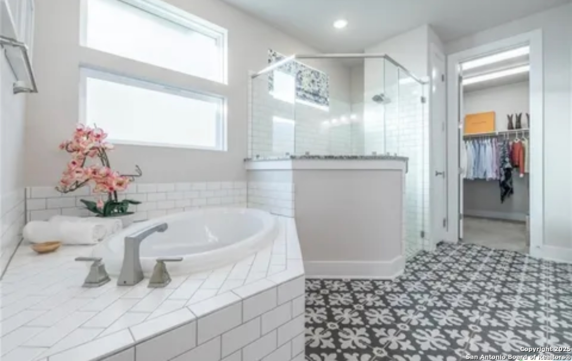 857 Lorikeet Ln