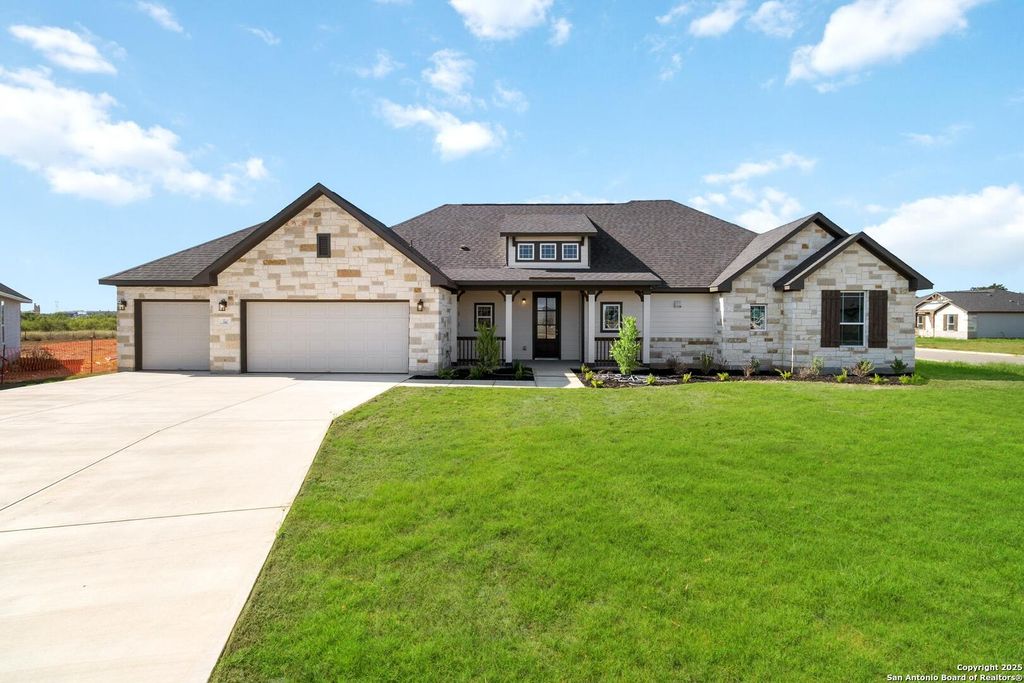 Photo of 1562 Vista View Drive, Pleasanton, TX 78064 (MLS # 1875241)